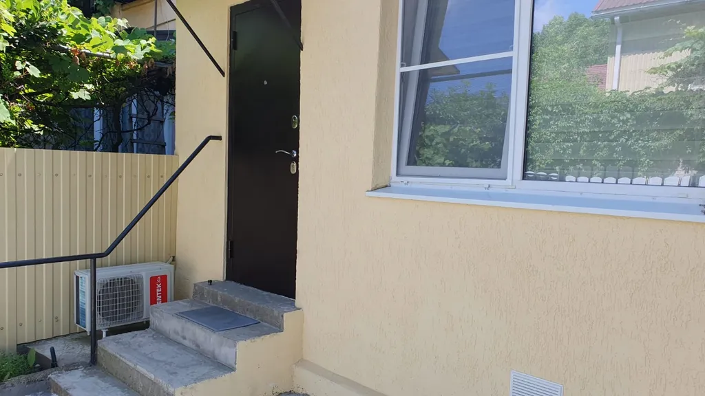 Квартира в центре города с собственным двориком и отдельным входом