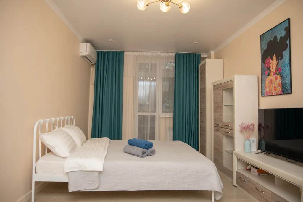 Квартира в доме с муралом в Золотом квадрате