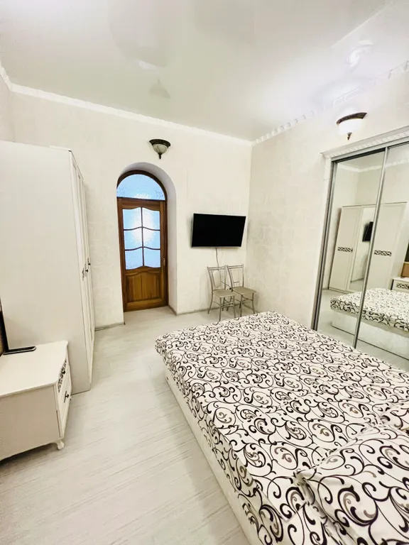 2-комнатные апартаменты в 100 метрах от лучшего пляжа Ялты