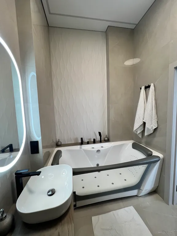 Лучший вид на город и джакузи