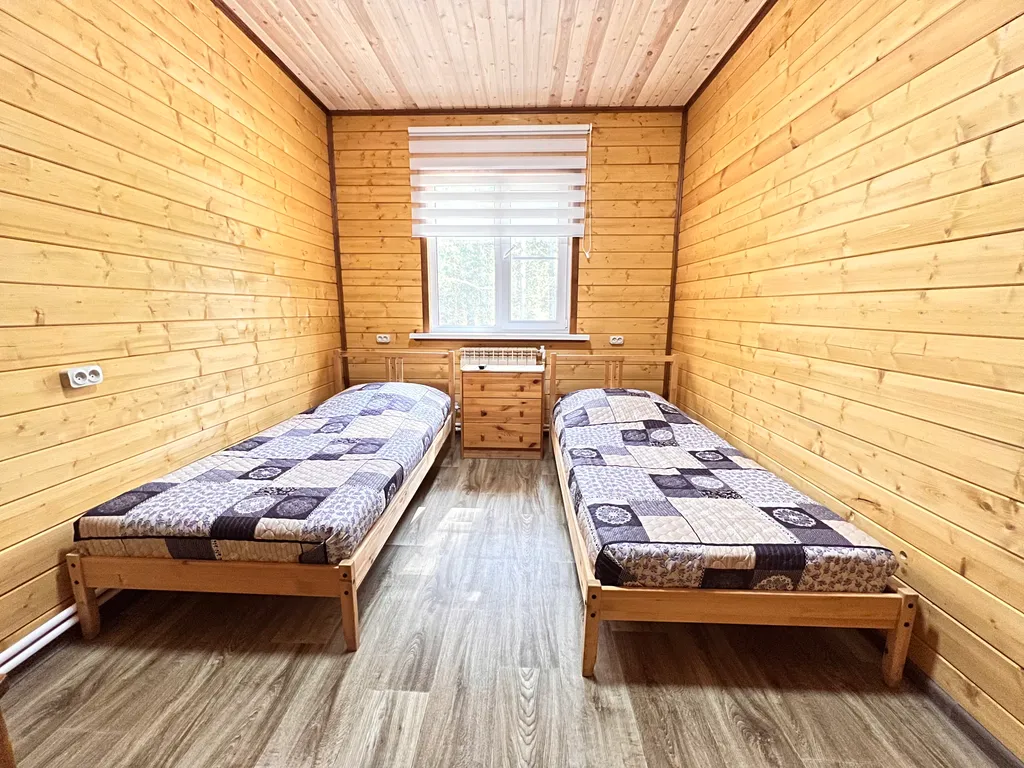 Дом на берегу речки