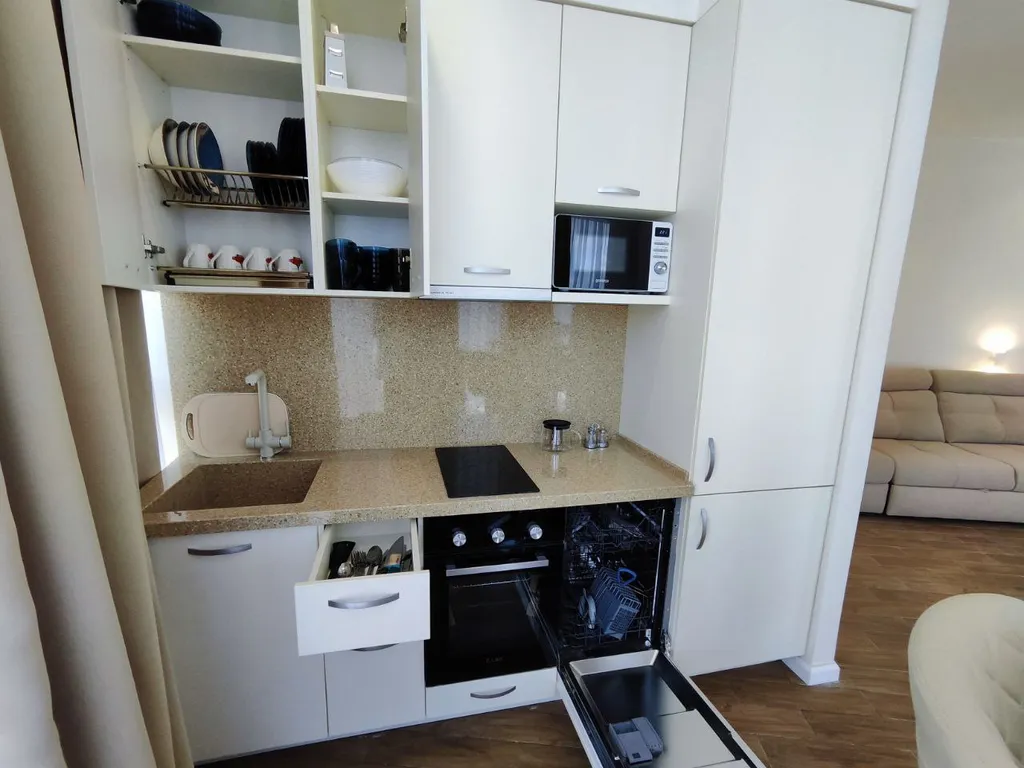 Современные апартаменты с панорамными окнами