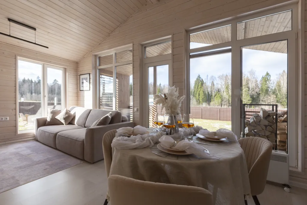 Новый стильный барнхаус с видом на лес