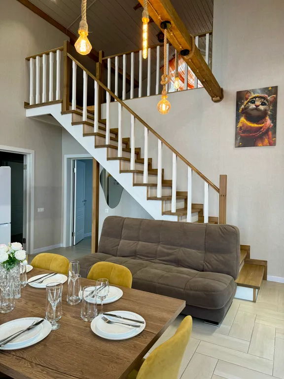 Шикарный дом у реки