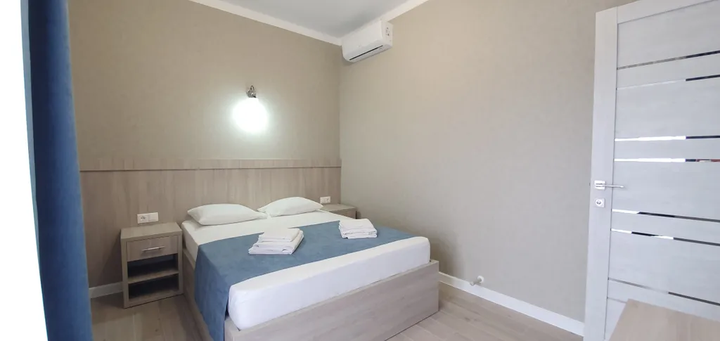 Светлые апартаменты в центре Витязево