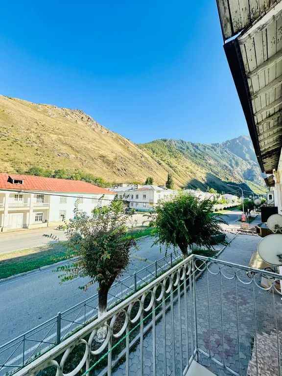 Уютная квартира в центре города с видом на горы