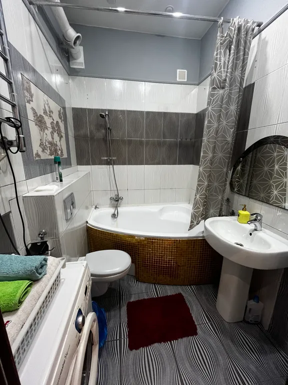 Квартира Трехкомнатные апартаменты Люкс — Колпино