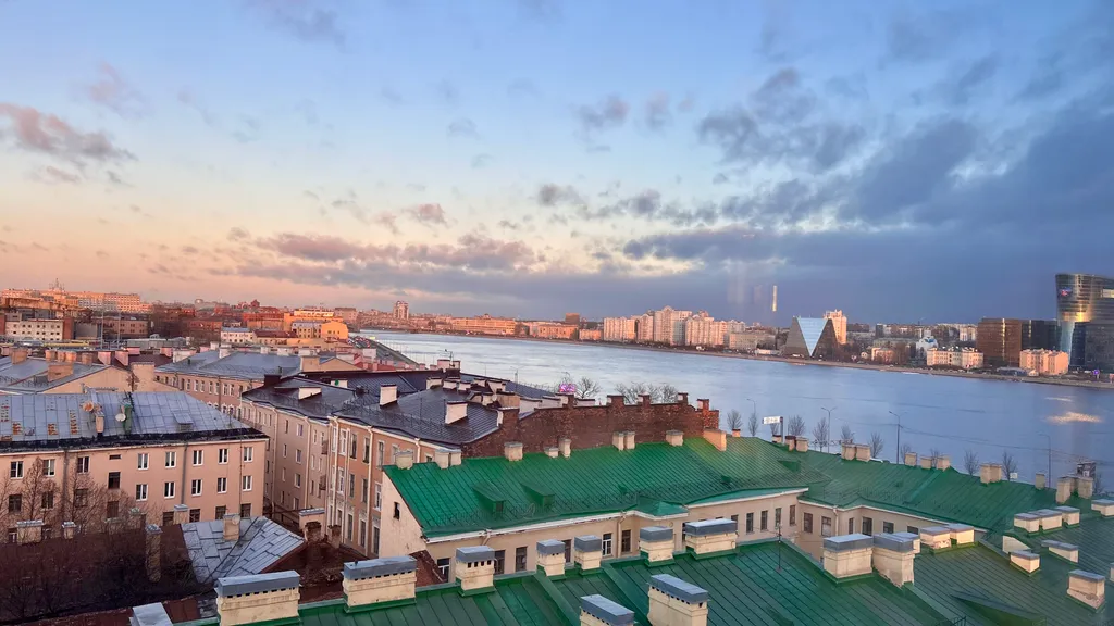 Квартира Квартира Студия в центре с видом на Неву — Санкт-Петербург
