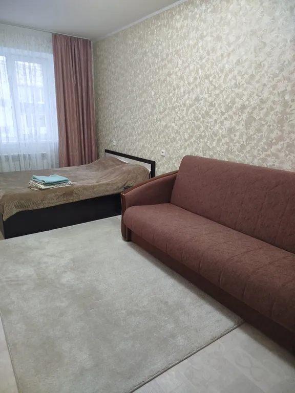 Уютная однокомнатная квартира рядом с Ж/Д вокзалом — аренда посуточно в Чебаркуль