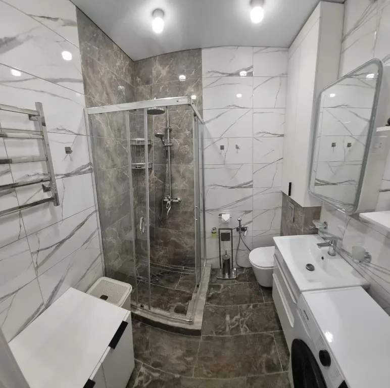 Квартира с балконом и отдельной спальней