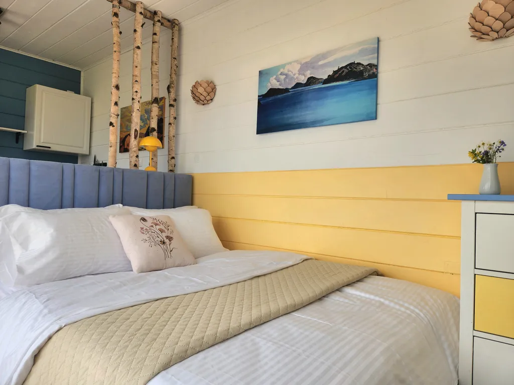 Дом с березками