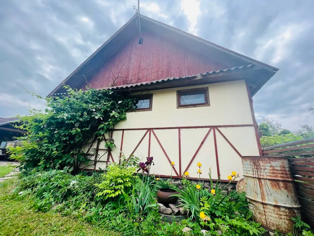 Уютный гостевой домик в саду