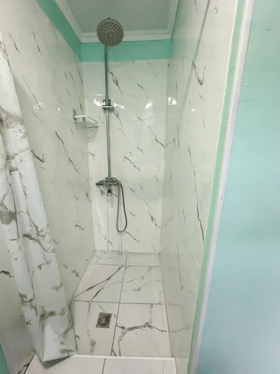 Домик с двором и парковкой для семей, командированных гостей и пар