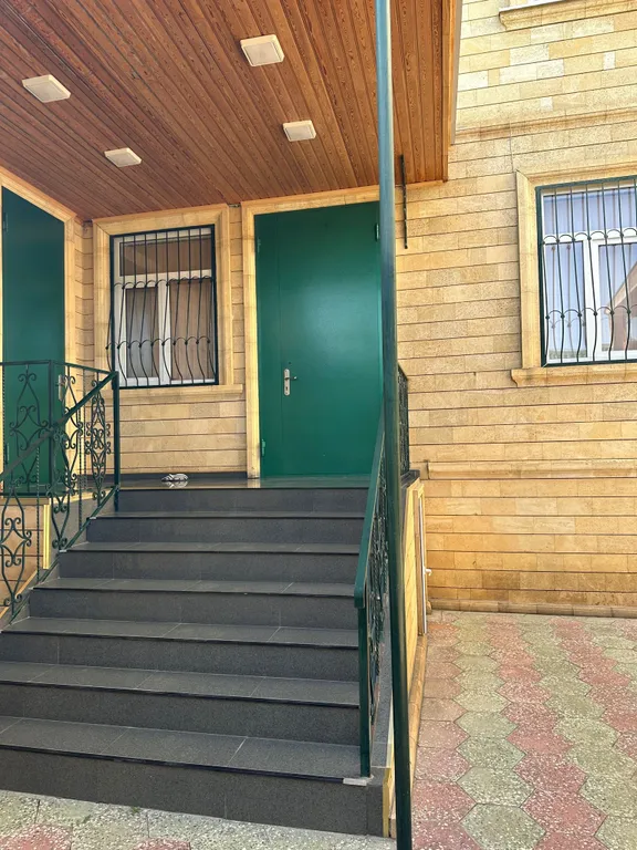 2х этажный дом в самом центре города