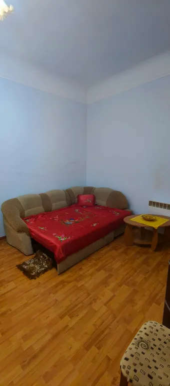 Квартира-студия в центре города с парковкой во дворе