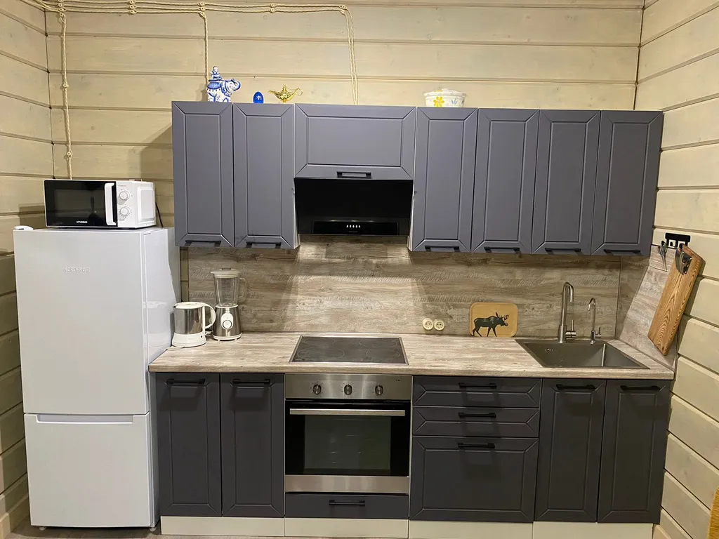 Дом в окружении заповедного леса у подножия горы Варамяки