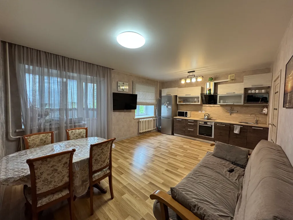 Двухэтажная трёхкомнатная квартира — аренда посуточно в Петрозаводск