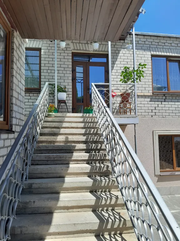 Комната с отдельным входом в частном доме рядом с парком