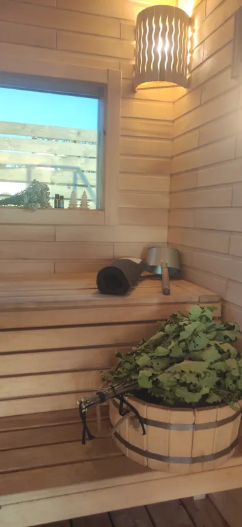 Уютный Сканди домик с видом на холмы, Баня с чаном