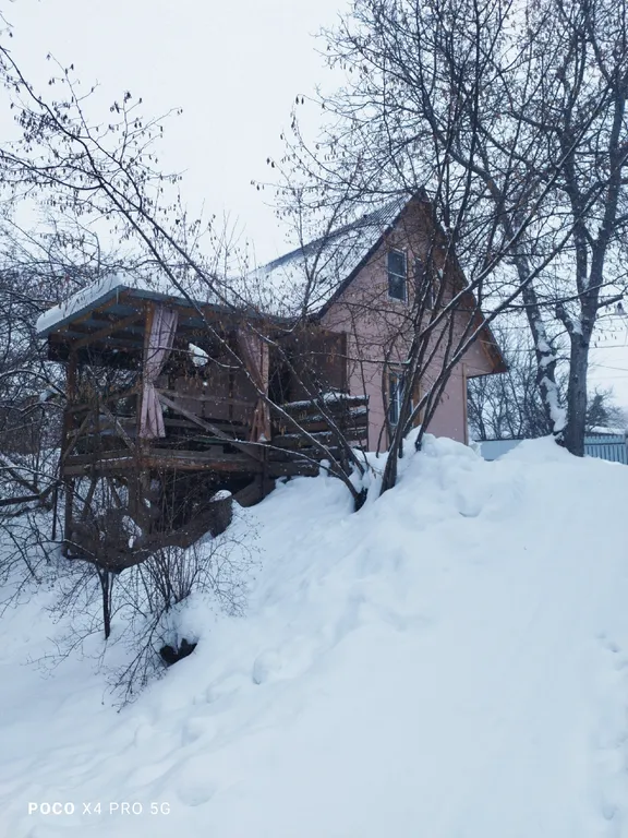 Романтик у реки