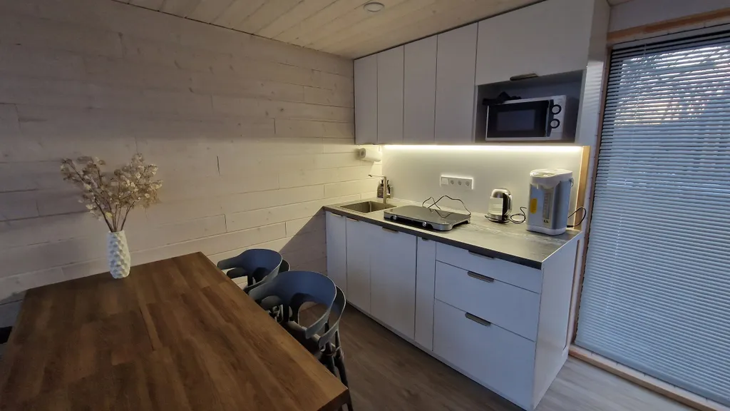 Коттедж Маврикий с сауной и видом на озеро