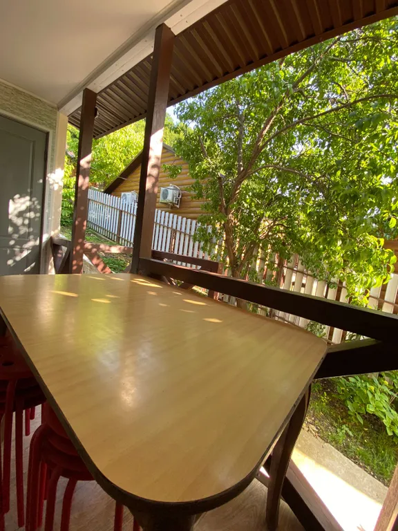 Уютный домик у сада