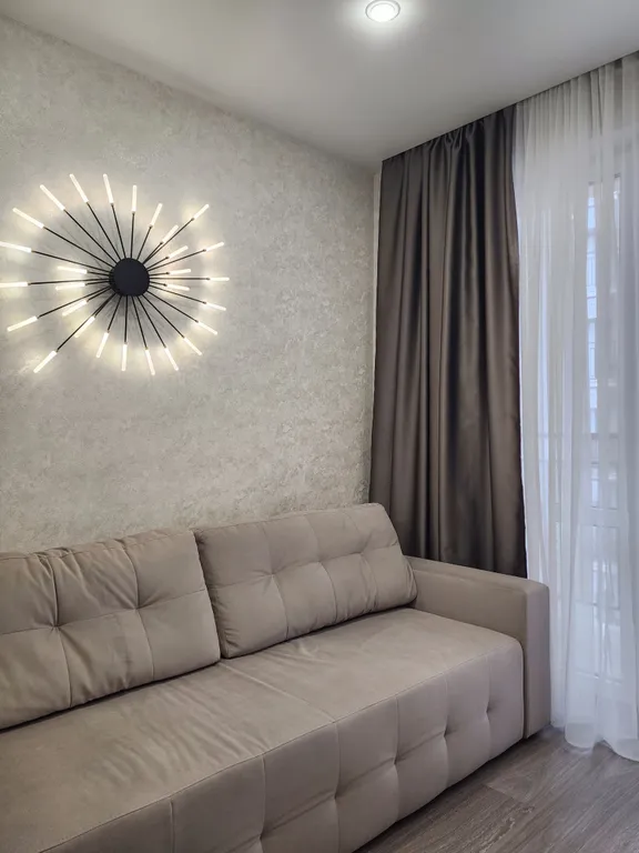 Просторная студия для четырёх человек