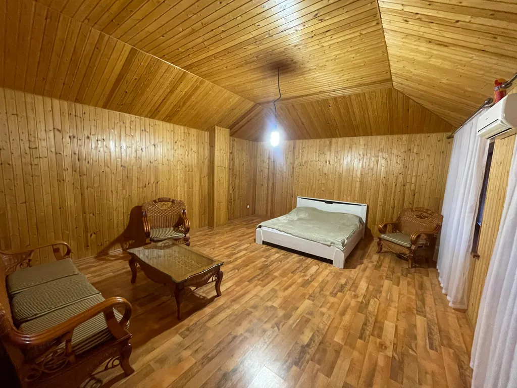 Частный дом на берегу моря с бассейном и сауной