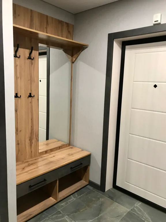 Евродвушка бизнес-класса с красивым видом на поля и шоссе