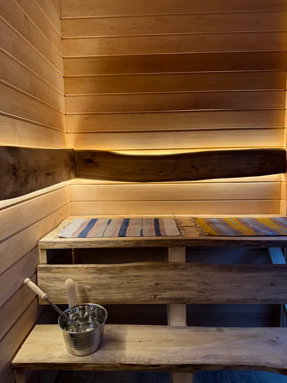 Коттедж Уютный коттедж с сауной и купелью — Бугры