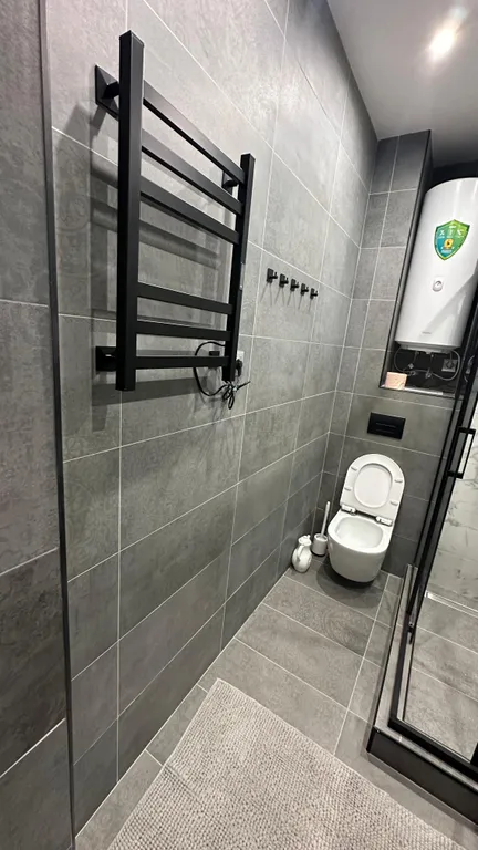 Квартира с дизайнерским евроремонтом и кухонной зоной