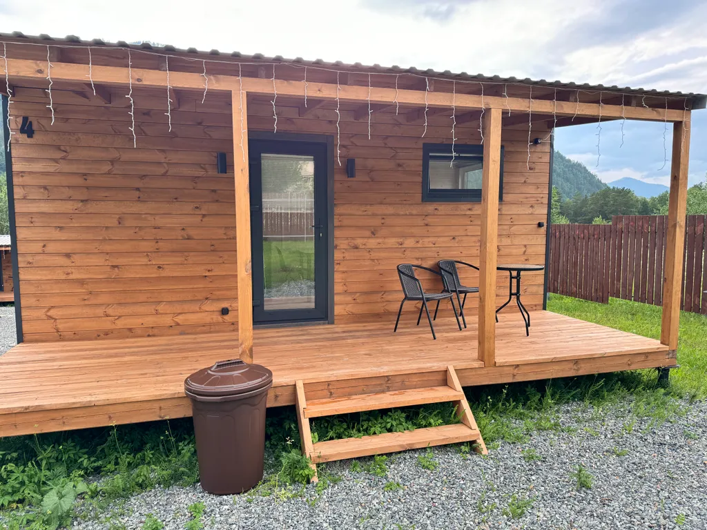 Домик с видом на горы