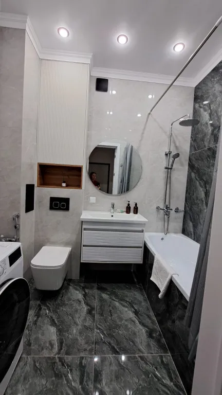 Стильная двухкомнатная квартира в центре столицы