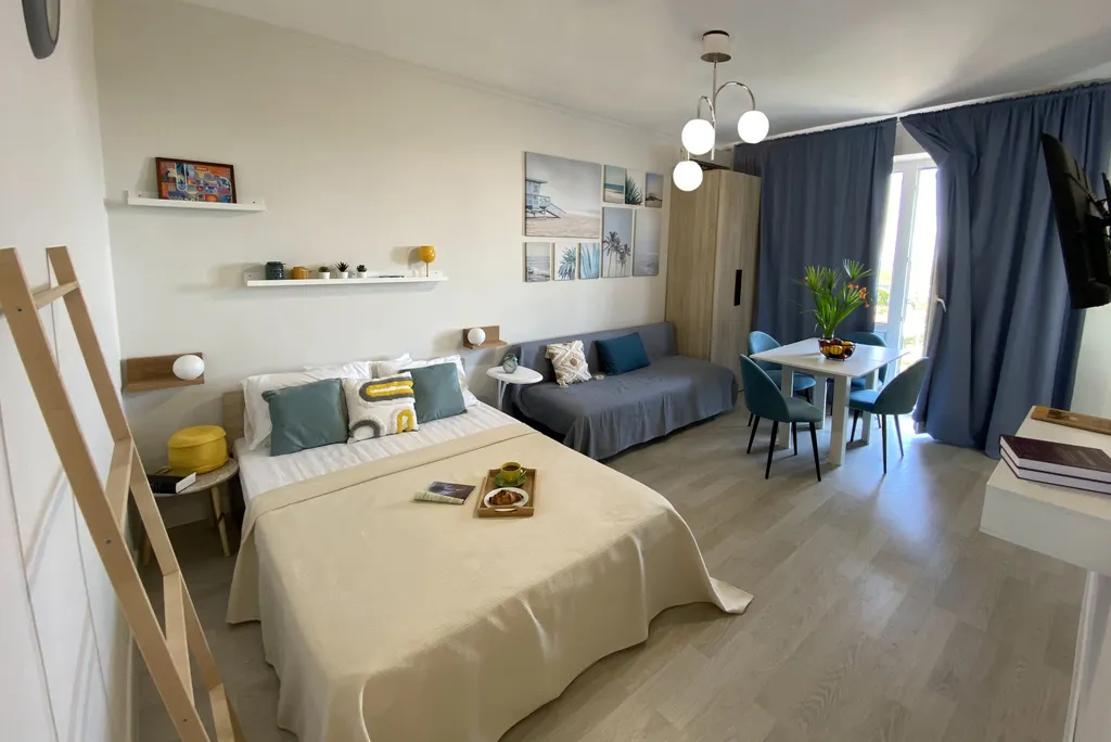 Солнечная, видовая квартира в центре