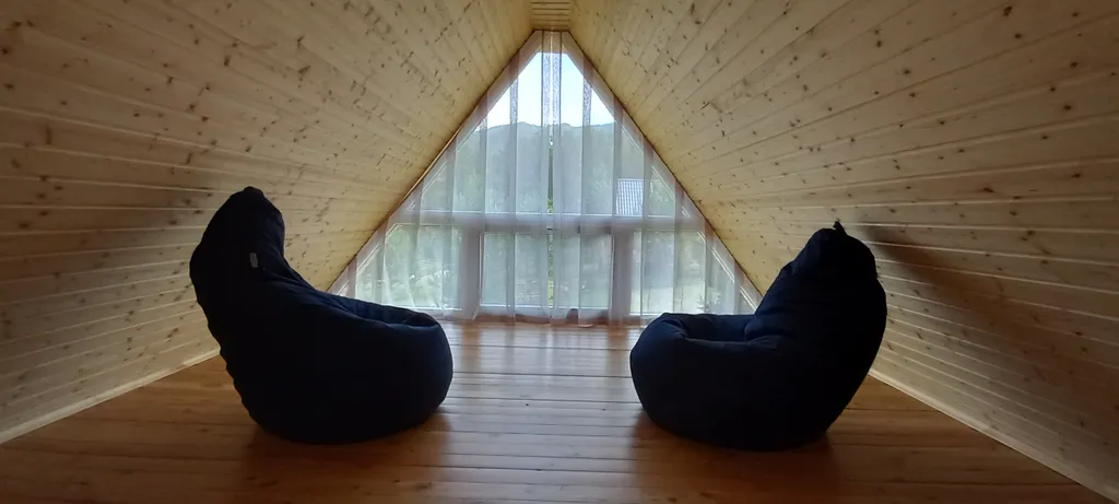 Кедровый коттедж в живописном месте Чемала