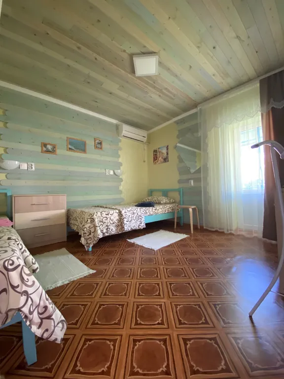 Четырехместный двухкомнатный номер с балконом с видом на горы