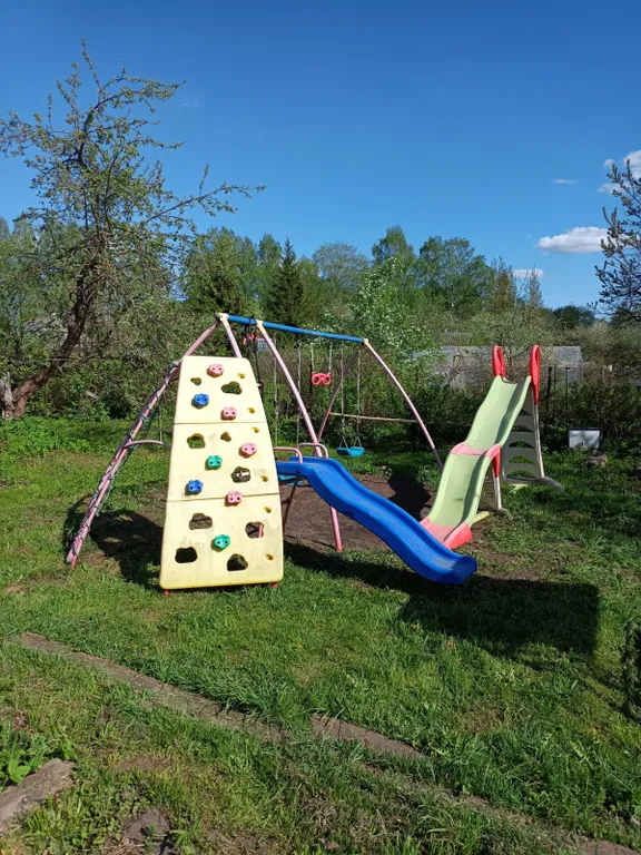 Благоустроенный дом на берегу реки