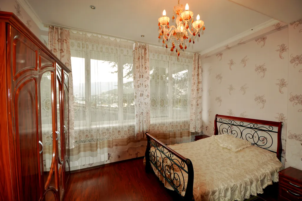 Коттедж Видовая комфортабельная квартира в частном доме с садом у моря, центр — Ялта