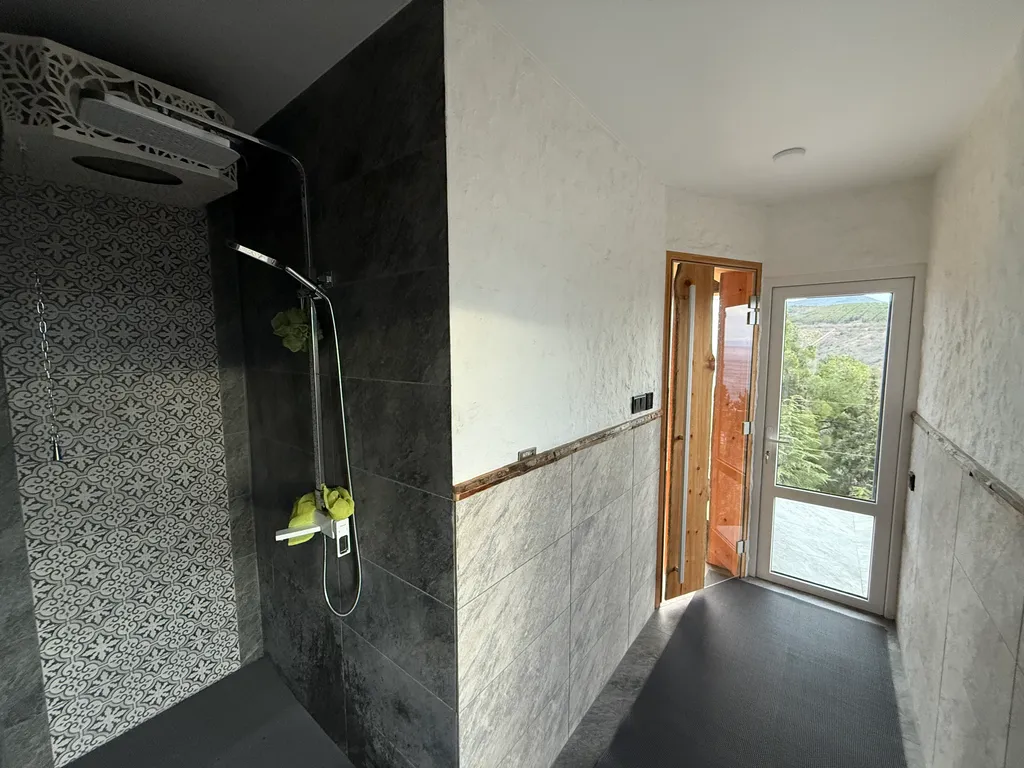 Вилла с панорамной баней и бассейном