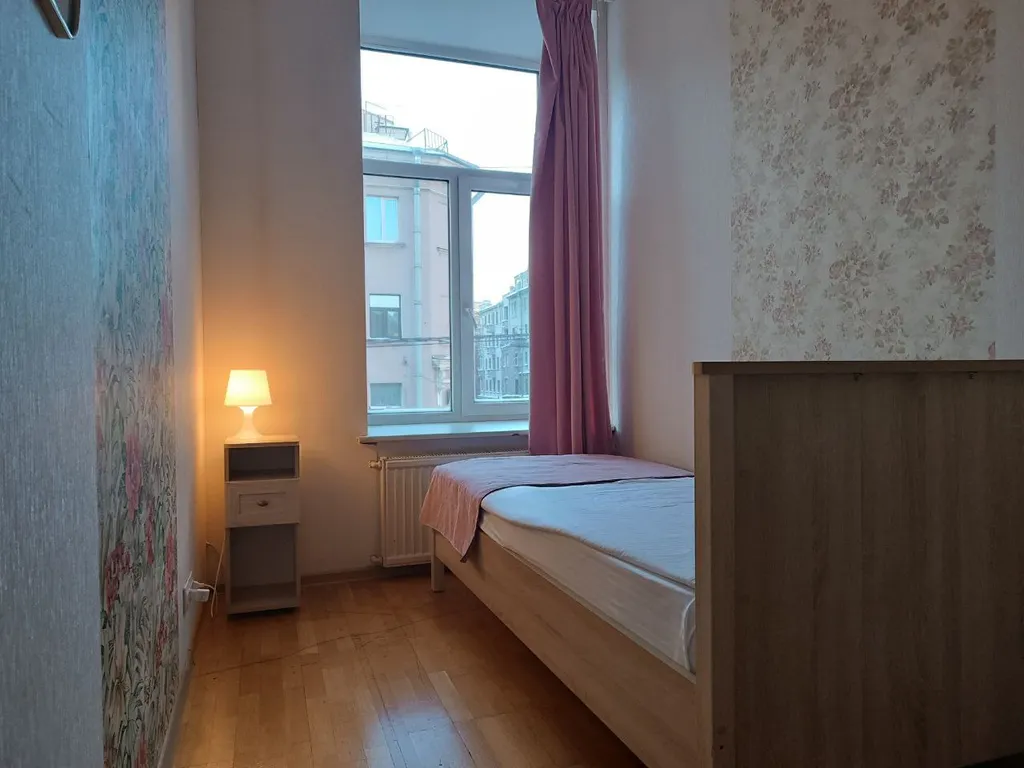 Одноместная комната с общими санузлами, с видом на город