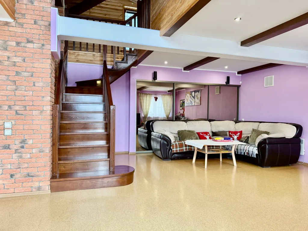 Двухуровневая мансарда с видом на Замок