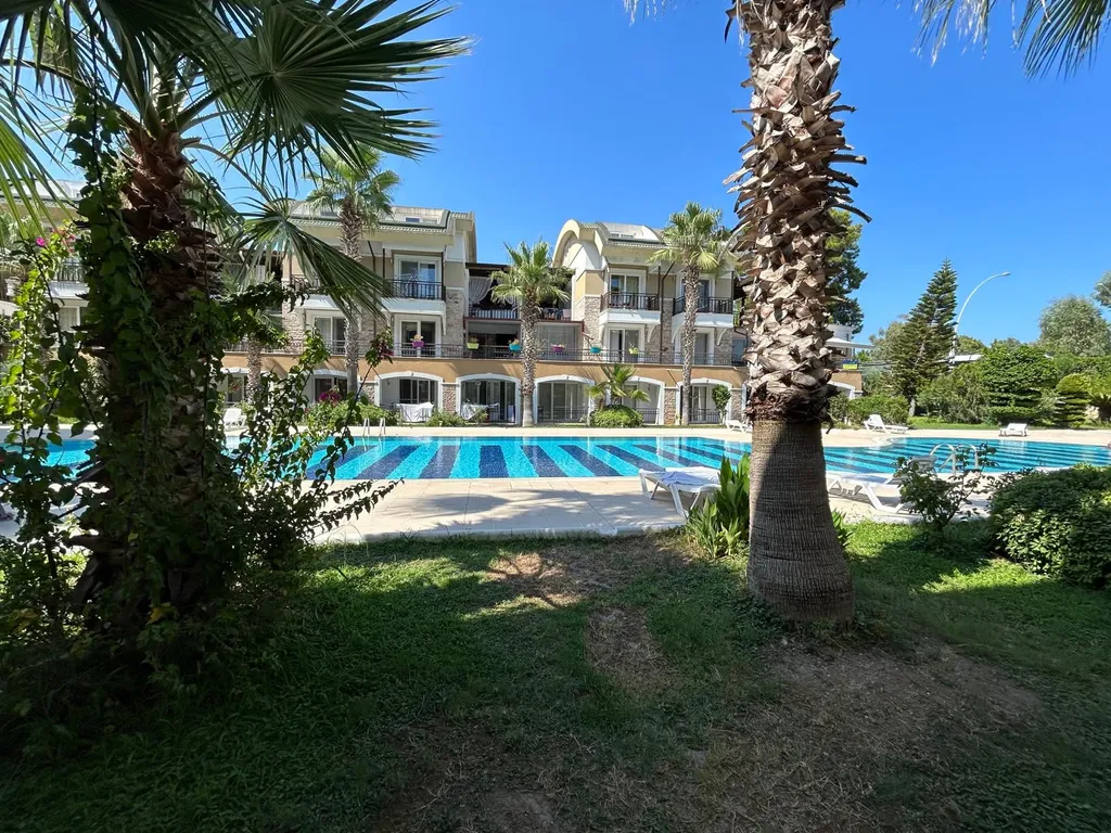 Около моря со своим пляжем