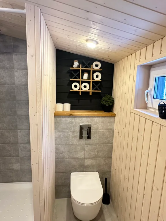 Сказочный домик в лесу