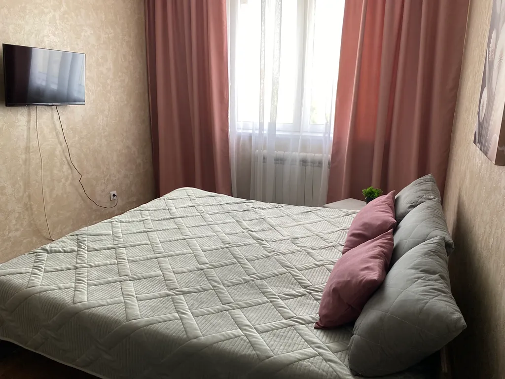 Квартира Большая двухкомнатная квартира в Советском районе — Красноярск