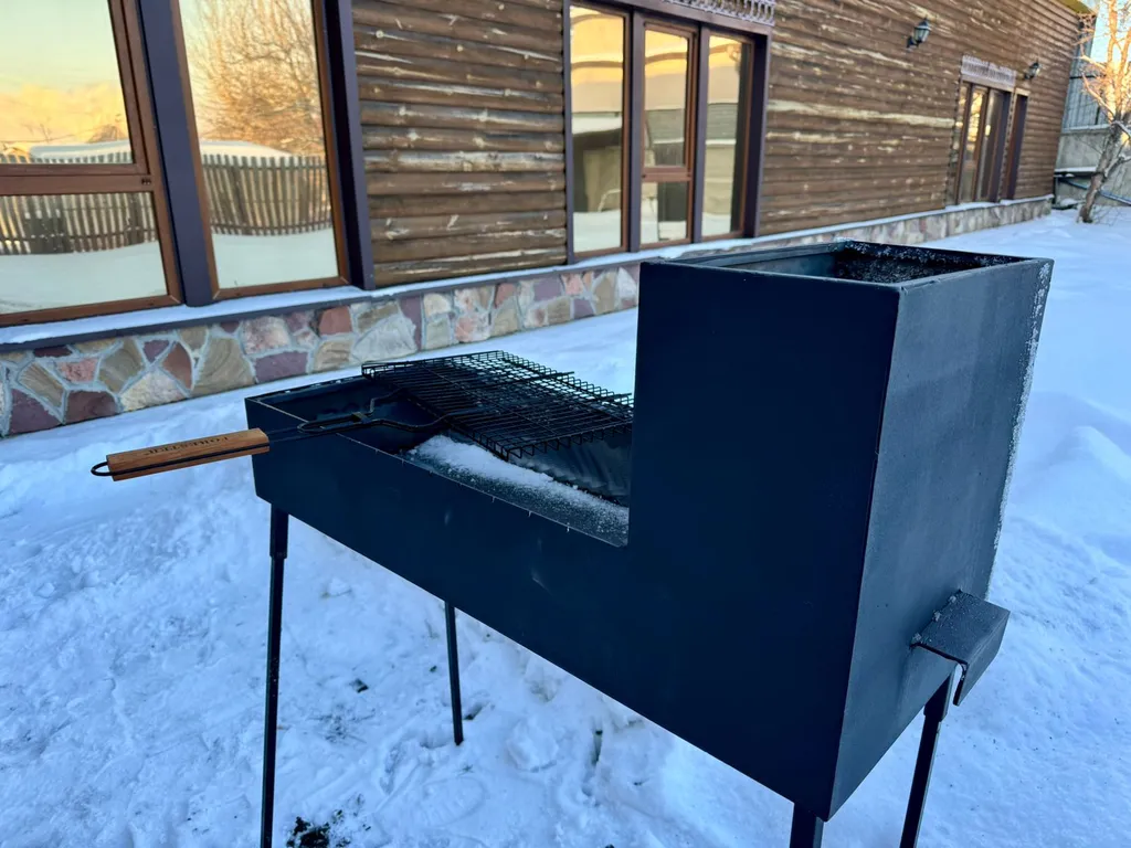 Дом с сауной и бассейном в черте города