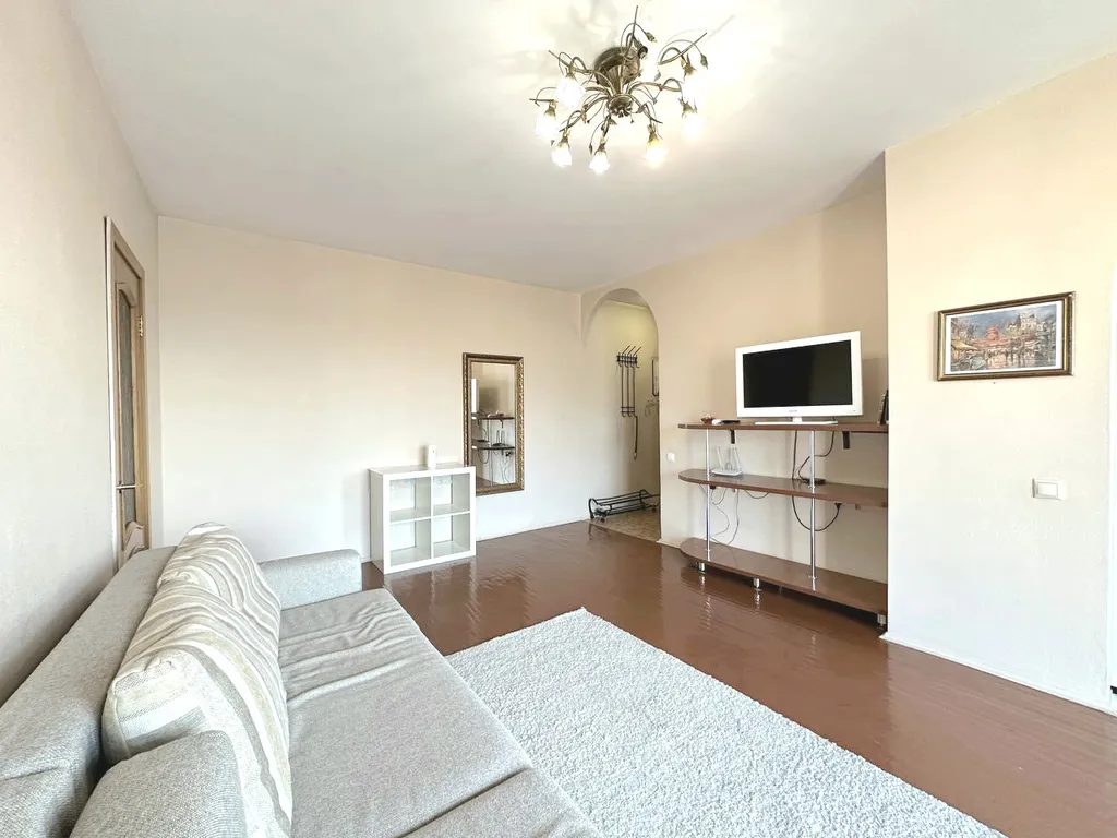 2-комнатная квартира в центре на Кирова рядом со стадионом Химик