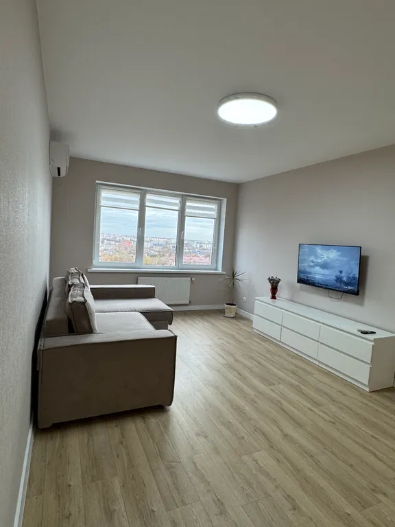 Уютная квартира в новом доме в 15 минутах от метро