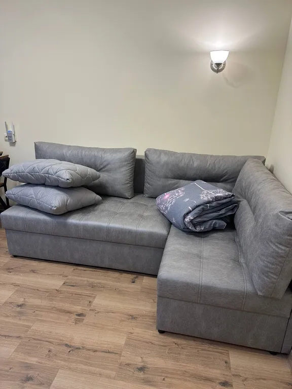 Двухкомнатная квартира в самом центре города со своим двориком и баней