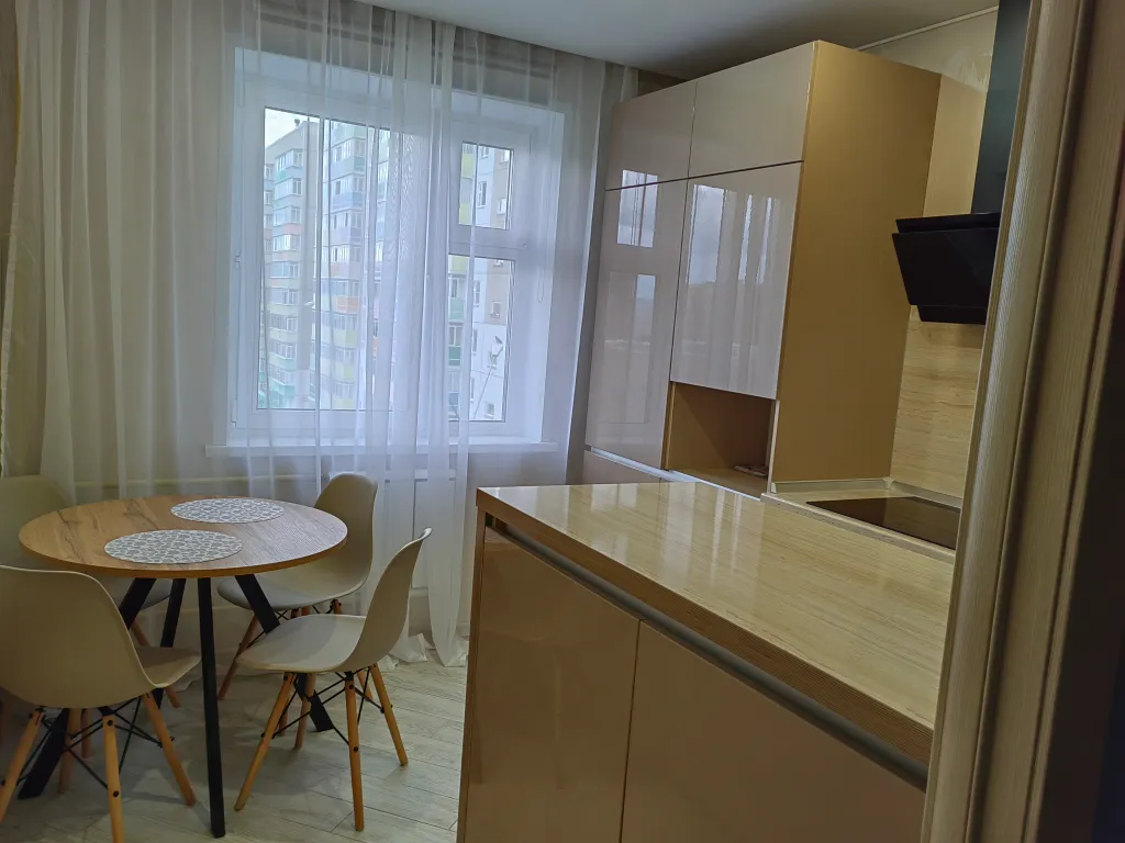 Квартира Уютная двухкомнатная квартира напротив ТЦ Зеленый — Красноярск