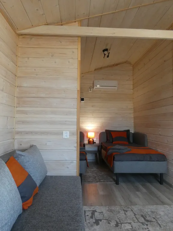 Уютный четырёхместный Домик с отдельными кроватями